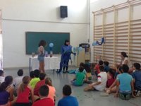 Unos 120 escolares de Almedinilla participan en un taller infantil de Terapias Avanzadas