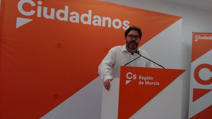 El portavoz de Cs en la Asamblea, Miguel Sánchez