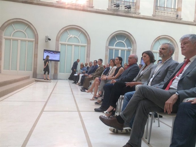 Acto de homenaje a las víctimas de Hipercor en el Parlament