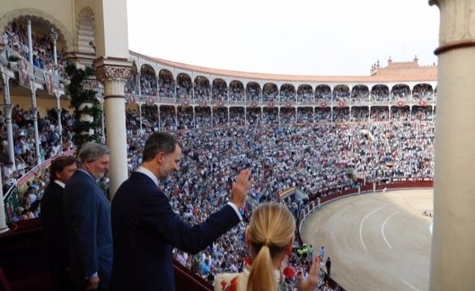 El Rey Felipe preside su primera Corrida de la Beneficencia