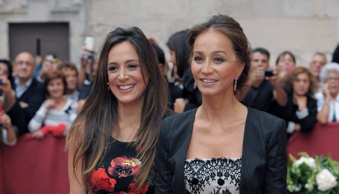 ISABEL PREYSLER Y TAMARA FALCÓ