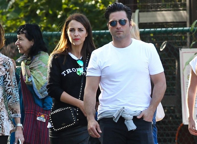 David Bustamante, Paula Echevarria y su hija visitando una zoo durante sus vacac