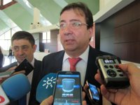 Fernández Vara dice que "ni la soberanía popular ni la unidad de España están en juego"