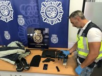 Tres arrestados por robar a punta de pistola un reloj de 2.500 €