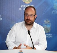 Ruiz quiere doblar agrupaciones de Cs y apunta a De Miguel como candidata