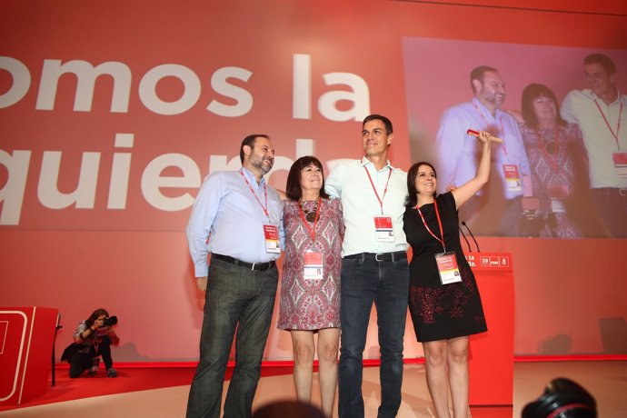 Cristina Narbona, Ábalos, Pedro Sánchez y Adriana Lastra en el Congreso del PSOE