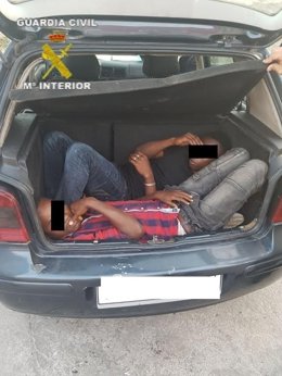 Inmigrantes en un coche