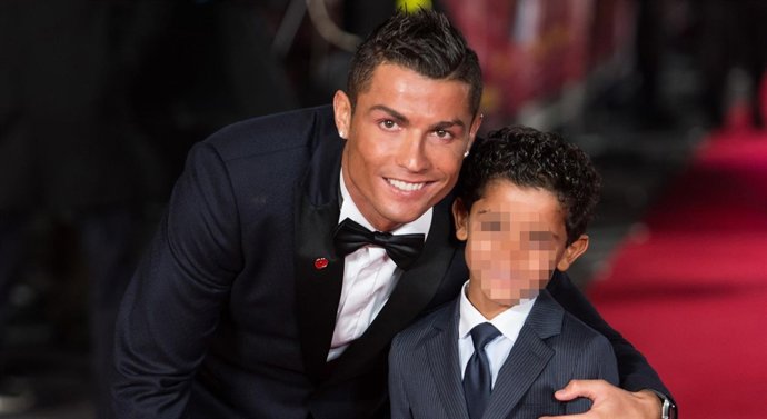 CRISTIANO RONALDO Y SU HIJO