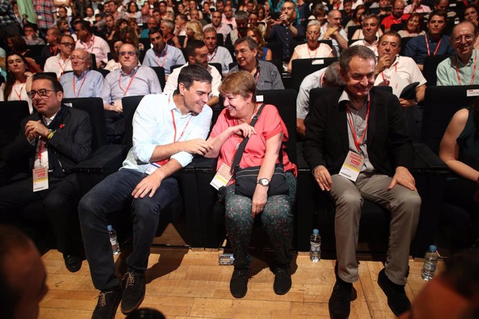 Pedro Sánchez y Rodríguez Zapatero en el Congreso del PSOE