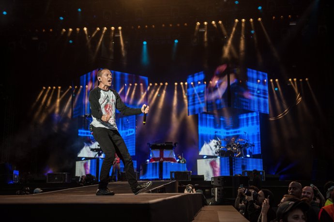 Chester Bennington of Linkin Park live on stage on day 2 at Download Festival on