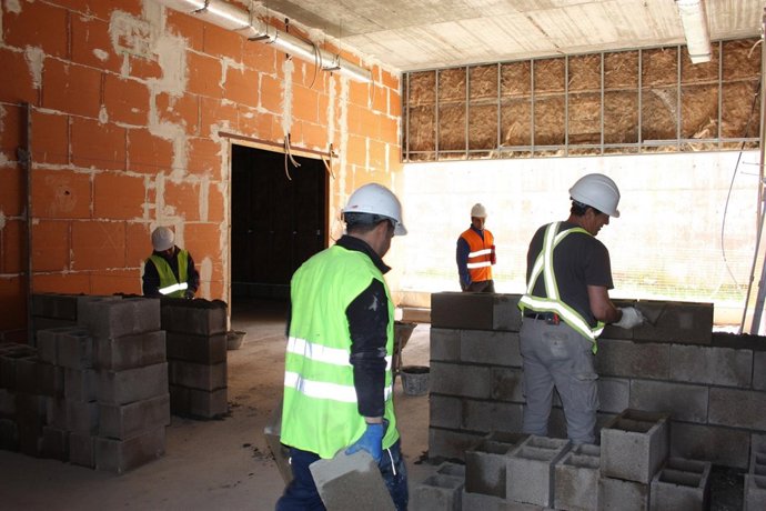 Obreros, trabajadores, paro, desempleo