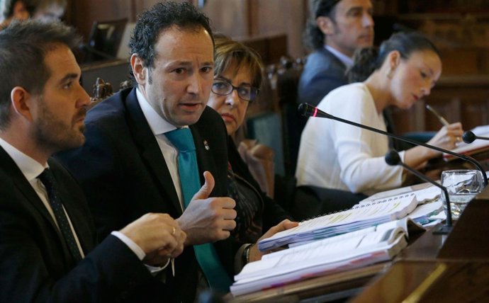 Guillermo Martínez en Comisión de Presiencia