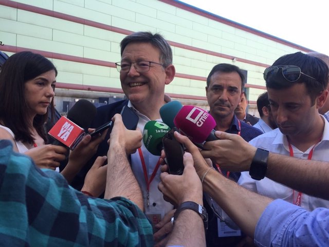 El 'president' a su llegada al 39 Congreso del PSOE