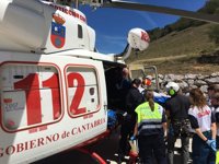 Evacuado en helicóptero un motorista herido en Camaleño