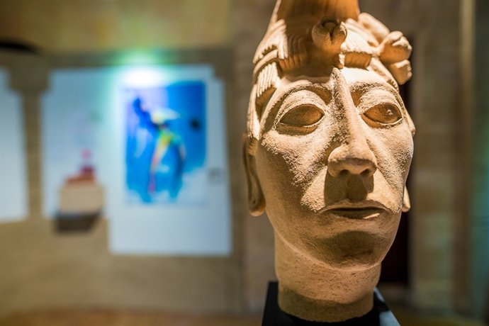 Busto rey Pakal maya