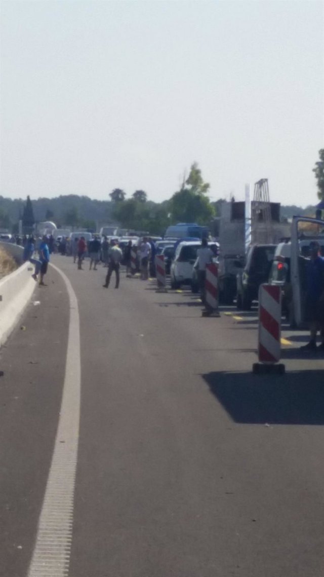 Retenciones en la autopista a Inca