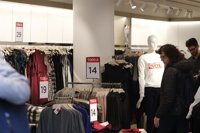 La campaña de rebajas de verano generará 16.200 contratos en la Región, al cuarta mayor cifra por CCAA