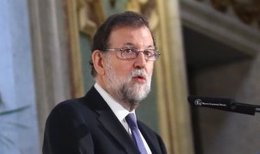 Rajoy participa nun almuerzu informativu