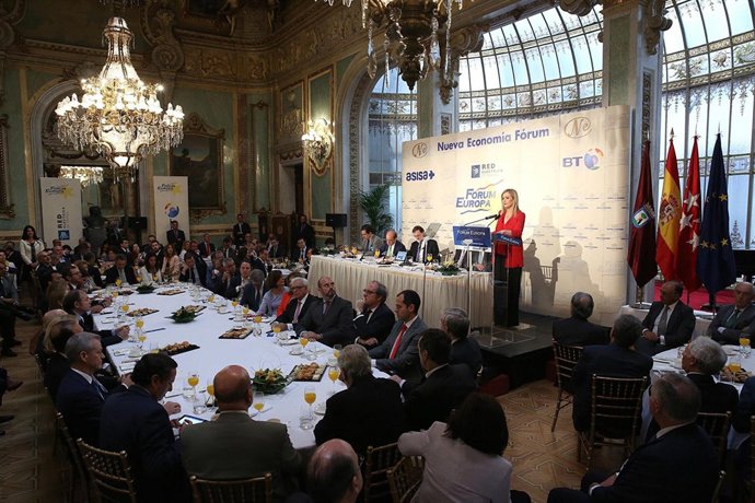 Fotos, Pie De Foto, Discurso Y Balance: Cifuentes Hace Balance De Sus Dos Años D