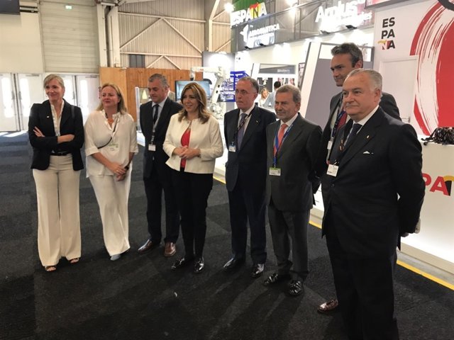 Susana Díaz visita el Salón Internacional de la Aeronáutica de París-Le Bourget
