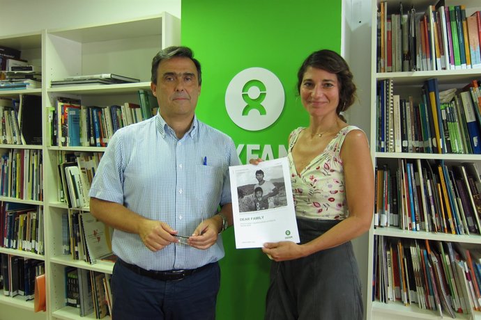 El director general y la responsable incidencia humanita de Oxfam en España