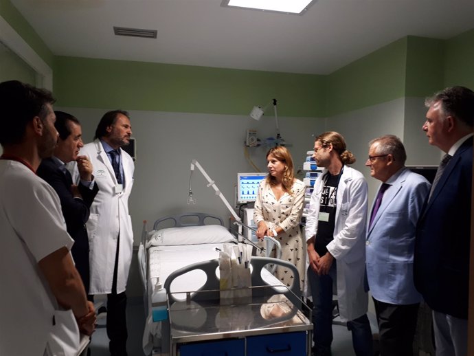 1 Nota Y 1 Foto Junta (Consejera Salud Visita Uci Pediátrica Jrj)