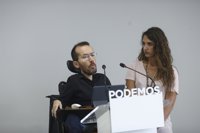 Podemos avisa a Pedro Sánchez de que el trabajo parlamentario no basta para "descabalgar al PP"