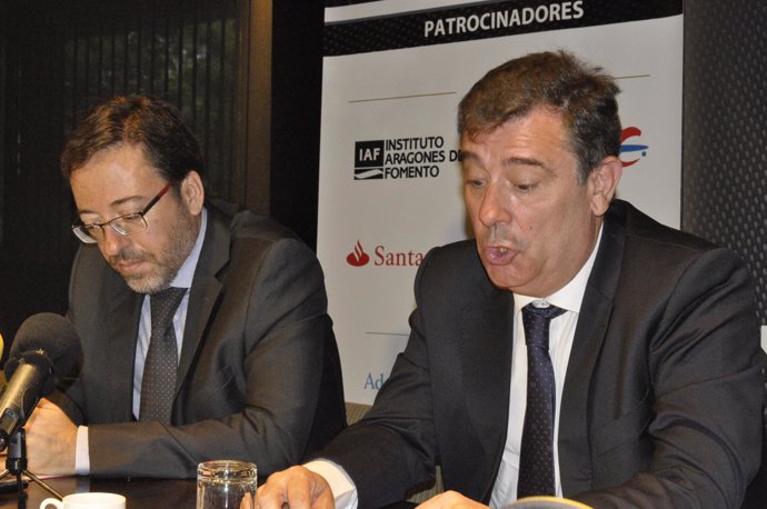 David Romeral y Eduardo Sanz, del Clúster de Automoción de Aragón.