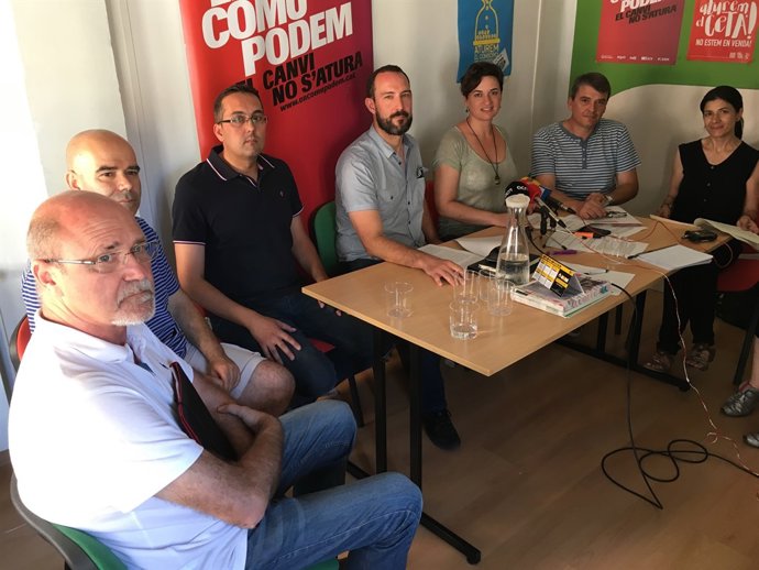 Roda de premsa d'En Comú Podem i sindicats d'agents forestals