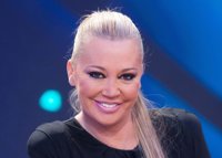 Belén Esteban envidia la actitud de Paula y Bustamante y no el 'circo' de la comunión de Andrea