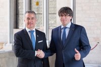 Puigdemont y Urkullu reivindican el "derecho" de Cataluña y Euskadi a consultar a sus ciudadanos