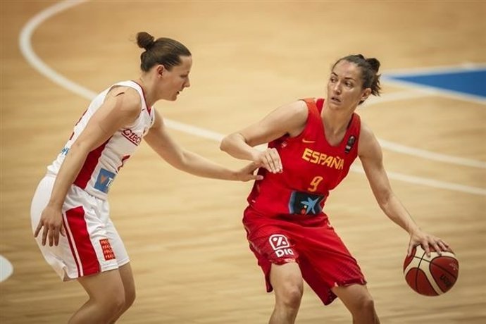 Laura Nicholls selección española femenina baloncesto Eurobasket República Checa