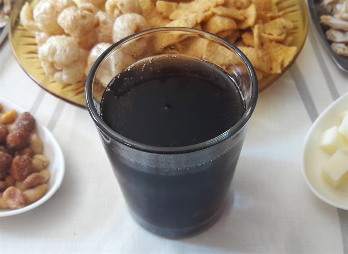 Refresc, begudes ensucrades, aperitiu, begudes carbonatades, begudes amb gas