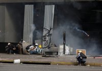 Nuevos enfrentamientos entre manifestantes y fuerzas de seguridad remecen las calles de Caracas