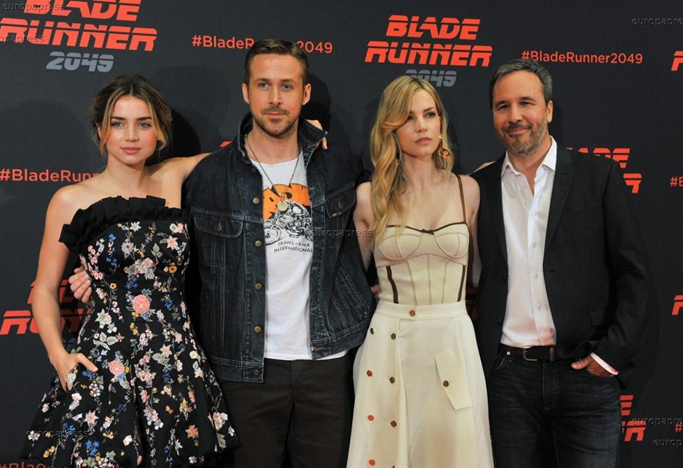 ANA DE ARMAS, RYAN GOSTLING