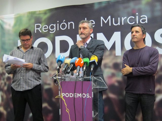 Pedreño, Urralburu y De Urbina en la rueda de prensa
