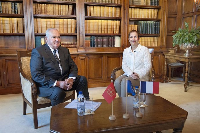 Uxue Barkos y Jean Jaques Laserre.