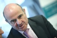 De Guindos señala que la economía crece en el segundo trimestre entre un 3,5% y un 4% en tasa anual