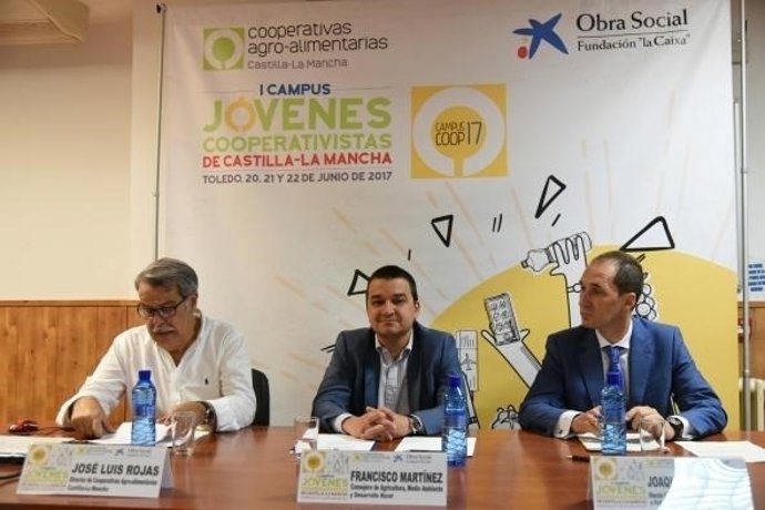 El consejero en la inauguración