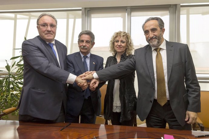 Firma del acuerdo del Gobierno de Cantabria con Sidenor 