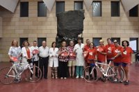 El Hospital Reina Sofía de Córdoba recibe la visita de deportistas trasplantados que participan en 'Fit for life!'