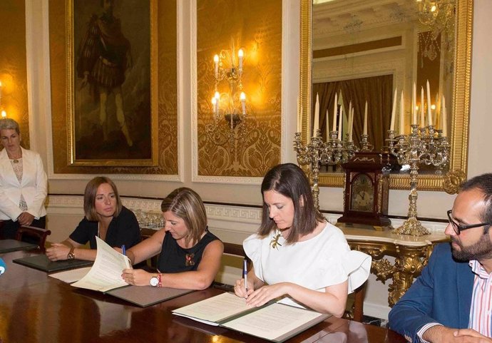 Diputación y Ayuntamiento de San Fernando firman el acuerdo