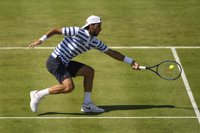 Feliciano López elimina a Wawrinka en la primera ronda de Queens