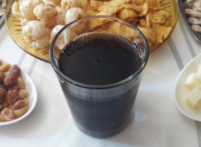Refresc, begudes ensucrades, aperitiu, begudes carbonatades, begudes amb gas