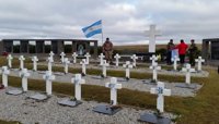 Se inicia la identificación forense de 123 tumbas de soldados argentinos que lucharon en las Malvinas