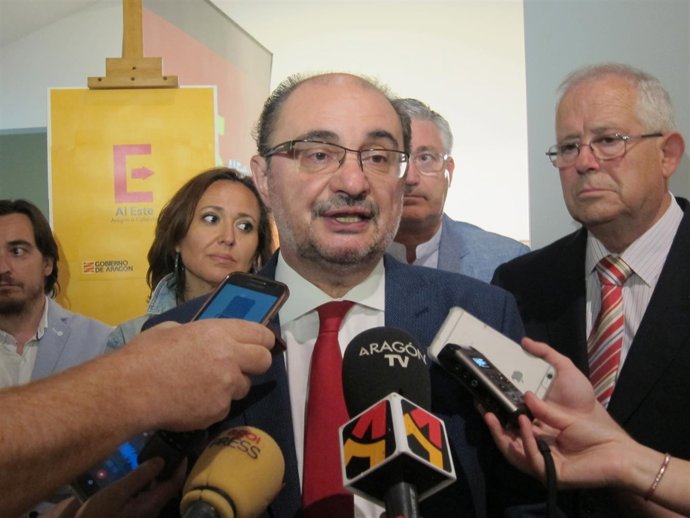 Lambán ha presentado esta tarde el documental 'Al Este' 