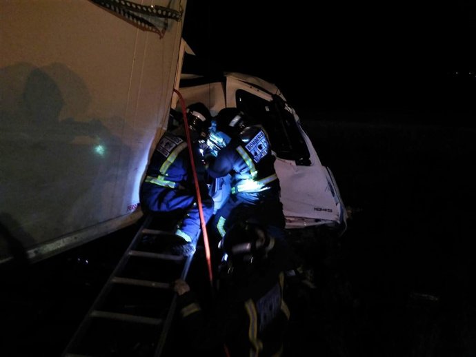 Bomberos sacan heridos accidente de camiones  en la A-30, altura de Cieza