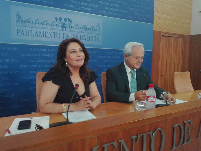 Carmen Crespo y José Antonio Miranda, hoy ante los medios