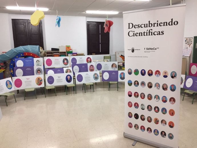 Exposición ‘Descubriendo científicas’