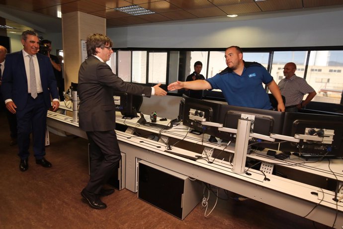 El pte.C.Puigdemont visita la nueva planta del Consorci d'Aigües de Tarragona.